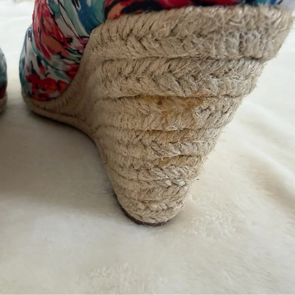 Kelly & Katie Sz 7.5 Ivala Floral Textile Peep Toe Wedge Espadrille Sandal.